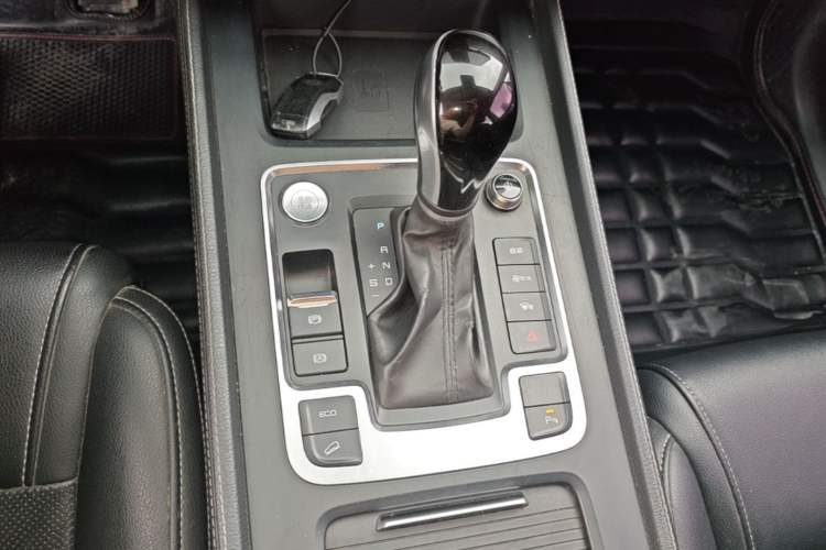 Used BYD Tang 2018 2.0T Automatic SmartConnect Luxury Edition 5 Seats China V Standard Gear Lever