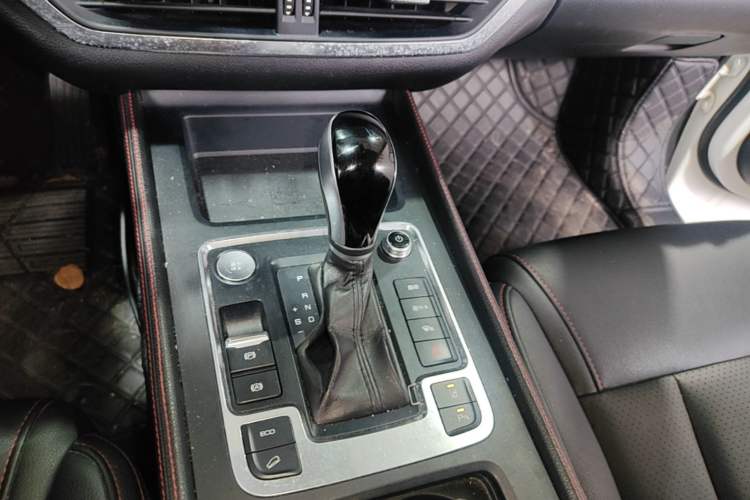 Used BYD Tang 2018 2.0T Automatic SmartConnect Prestige 7-Seater China V Standard Gear Lever