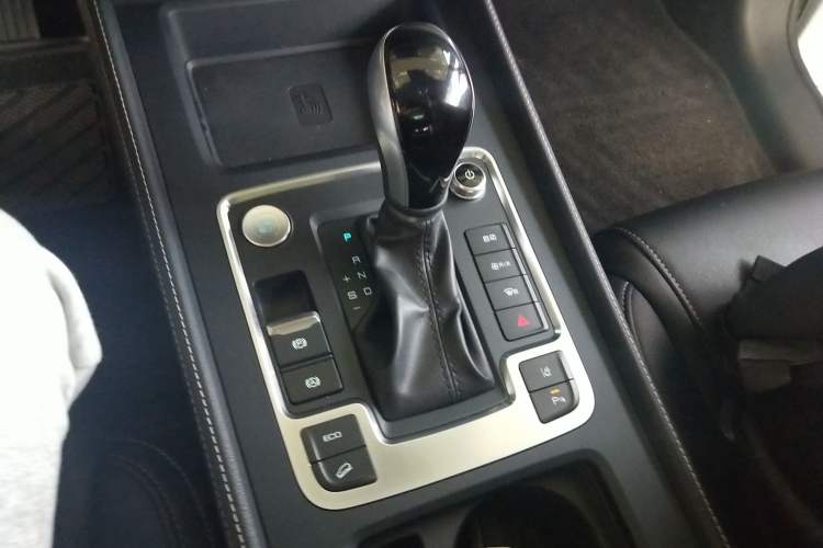 Used BYD Tang 2018 2.0T Automatic SmartConnect Prestige 7-Seater China V Standard Gear Lever