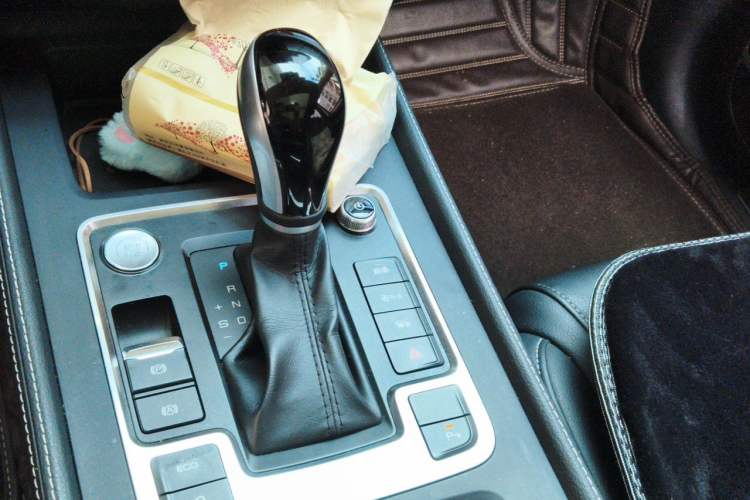 Used BYD Tang 2018 2.0T Automatic Smart Connect Prestige 7-Seater China V Standard Gear Lever