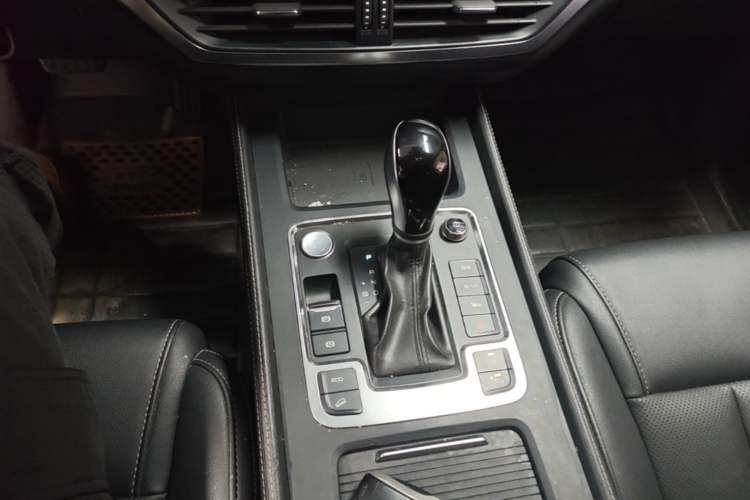 Used BYD Tang 2018 2.0T Automatic SmartConnect Prestige 7-Seater China V Standard Gear Lever
