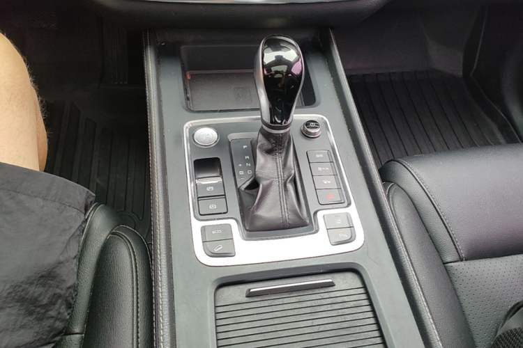Used BYD Tang 2018 2.0T Automatic SmartConnect Prestige 7-Seater China V Standard Gear Lever