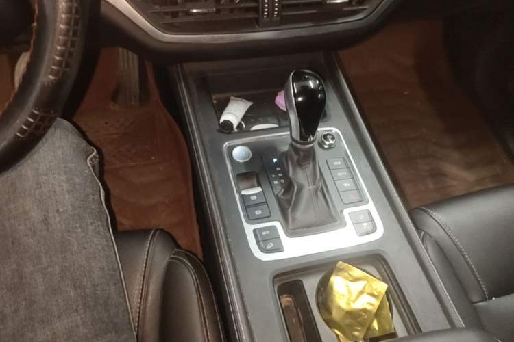 Used BYD Tang 2018 2.0T Automatic SmartConnect Prestige 7-Seater China V Standard Gear Lever