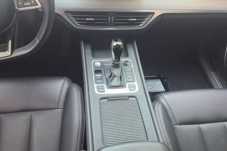 Used BYD Tang 2018 2.0T Automatic SmartConnect Luxury Edition 5 Seats China V Standard Gear Lever
