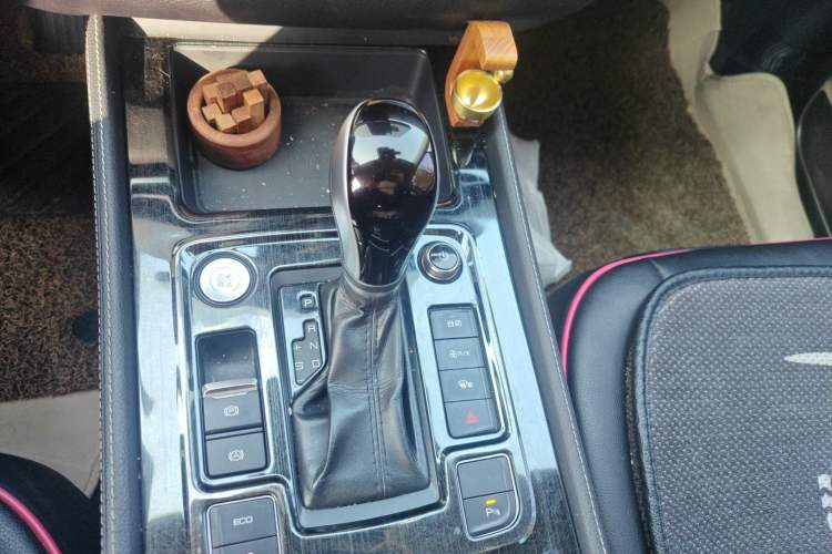 Used BYD Tang 2018 2.0T Automatic Smart Connect Prestige 7-Seater China V Standard Gear Lever