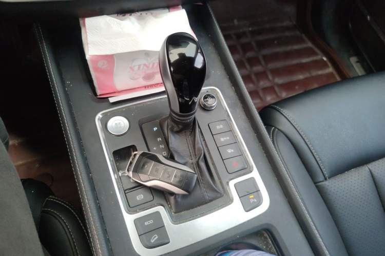 Used BYD Tang 2018 2.0T Automatic Smart Connect Prestige 7-Seater China V Standard Gear Lever