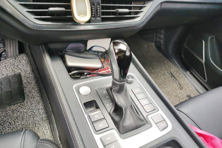Used BYD Tang 2018 2.0T Automatic Smart Connect Prestige 7-Seater China V Standard Gear Lever