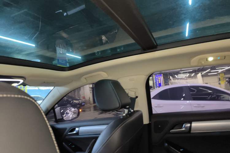 Used BYD Tang 2018 2.0T Automatic SmartConnect Prestige 5-Seater Emission Standard China V Headliner