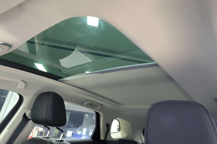 Used BYD Tang 2018 2.0T Automatic Smart Connect Prestige 5-Seater National Emission Standard V Headliner