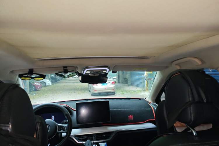 Used BYD Tang 2018 2.0T Automatic SmartConnect Prestige 7-Seater China V Standard Headliner