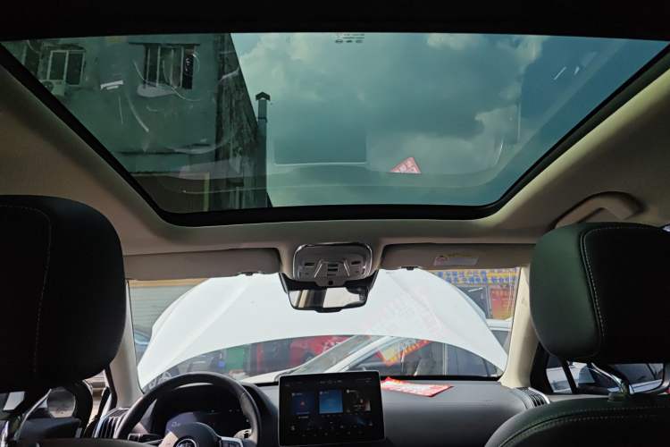 Used BYD Tang 2018 2.0T Automatic SmartConnect Prestige 7-Seater China V Standard Headliner