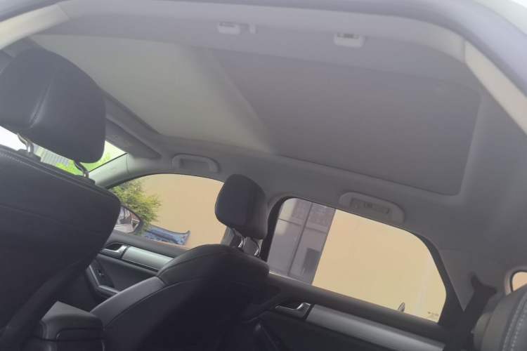 Used BYD Tang 2018 2.0T Automatic SmartConnect Luxury Edition 5 Seats China V Standard Headliner