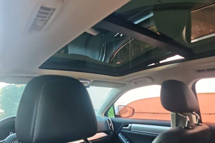 Used BYD Tang 2018 2.0T Automatic SmartConnect Prestige 7-Seater China V Standard Headliner