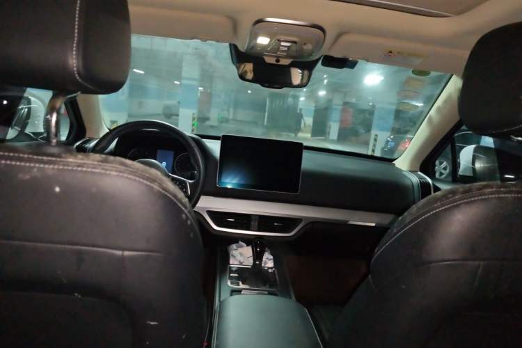 Used BYD Tang 2018 2.0T Automatic SmartConnect Prestige 5-Seater Emission Standard China V Headliner