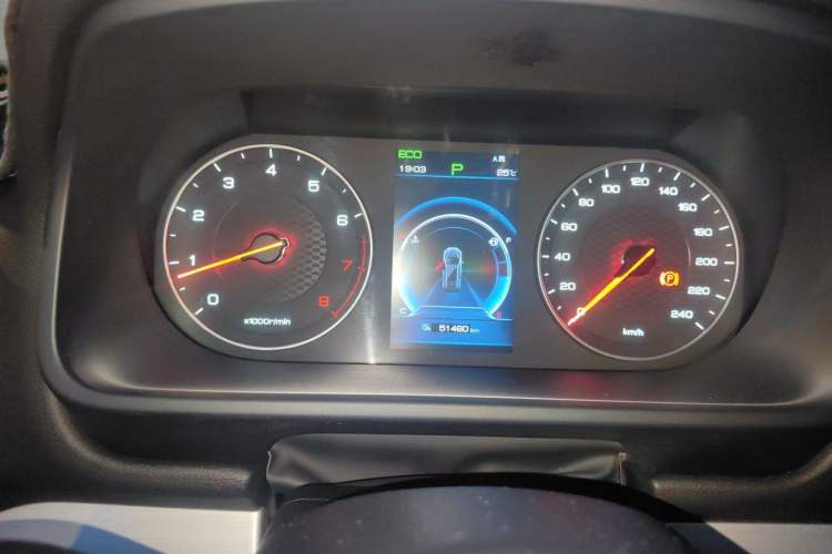 Used BYD Tang 2018 2.0T Automatic Smart Connect Prestige 7-Seater China V Standard Instrument Cluster