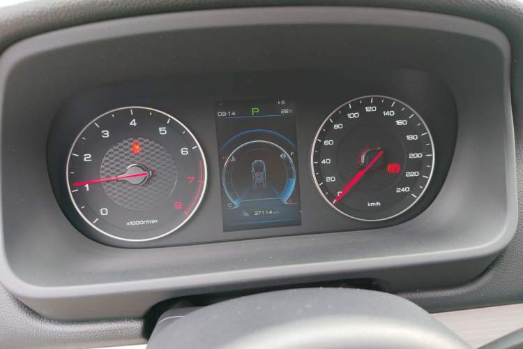 Used BYD Tang 2018 2.0T Automatic Smart Connect Prestige 7-Seater China V Standard Instrument Cluster