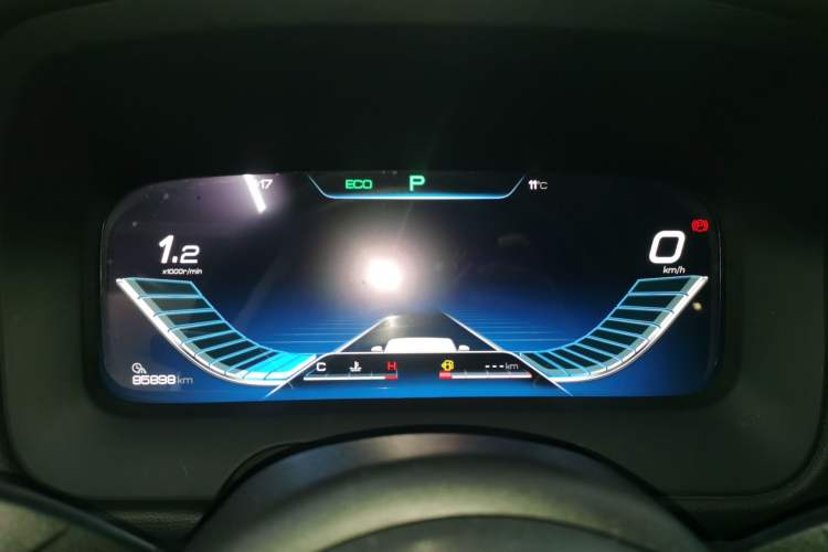 Used BYD Tang 2018 2.0T Automatic SmartConnect Prestige 7-Seater China V Standard Instrument Cluster