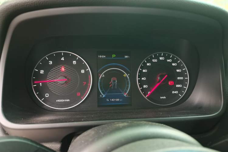 Used BYD Tang 2018 2.0T Automatic SmartConnect Luxury 7-Seater China V Emission Standard Instrument Cluster
