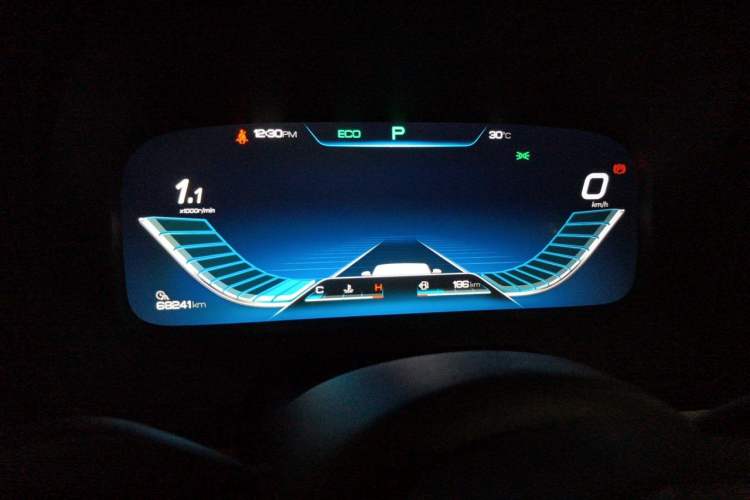 Used BYD Tang 2018 2.0T Automatic SmartConnect Prestige 7-Seater China V Standard Instrument Cluster