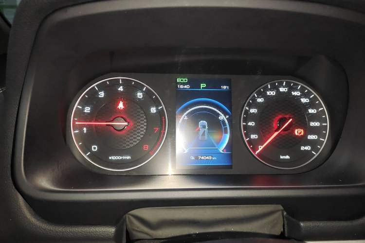 Used BYD Tang 2018 2.0T Automatic Smart Connect Prestige 7-Seater China V Standard Instrument Cluster