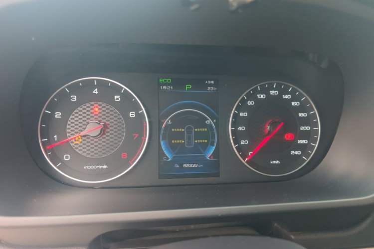 Used BYD Tang 2018 2.0T Automatic Smart Connect Prestige 7-Seater China V Standard Instrument Cluster
