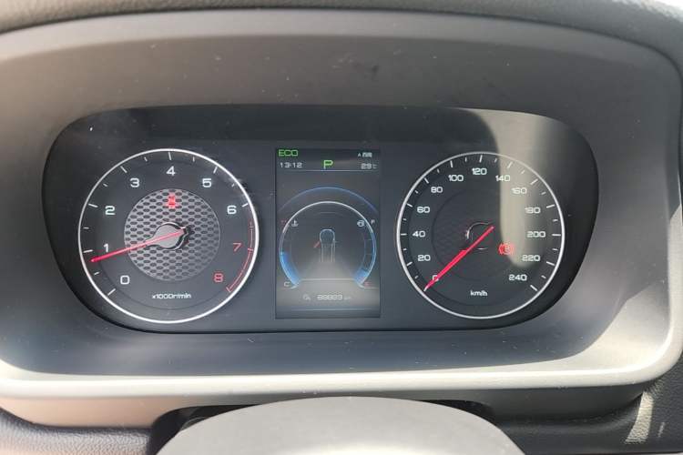 Used BYD Tang 2018 2.0T Automatic Smart Connect Prestige 7-Seater China V Standard Instrument Cluster