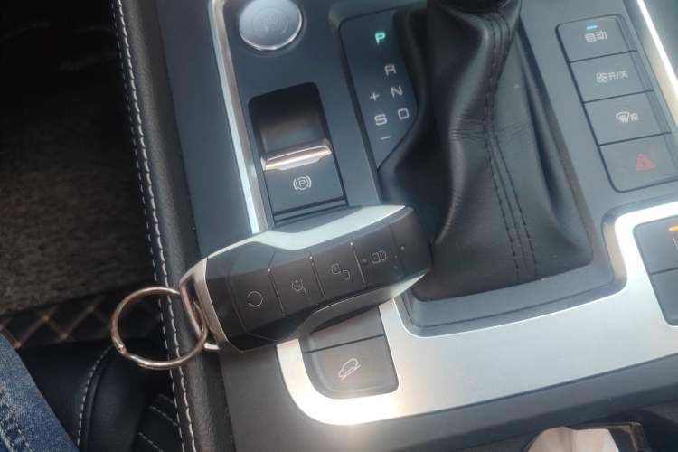 Used BYD Tang 2018 2.0T Automatic SmartConnect Prestige 7-Seater China V Standard Interior 1
