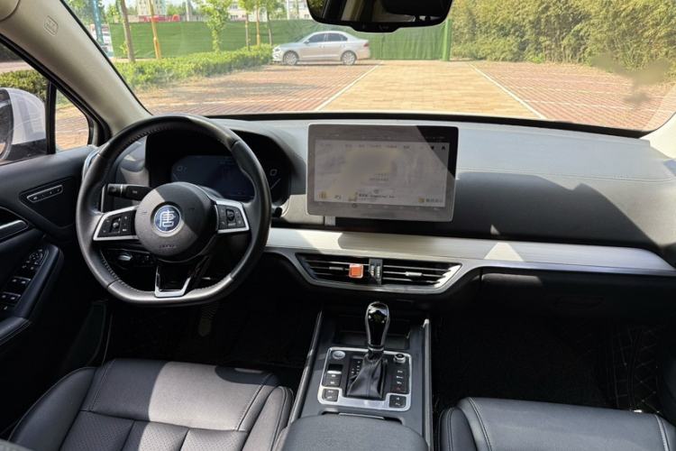 Used BYD Tang 2018 2.0T Automatic SmartConnect Prestige 7-Seater China V Standard Interior 1