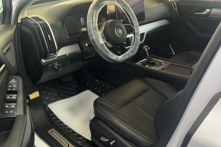 Used BYD Tang 2018 2.0T Automatic SmartConnect Prestige 7-Seater China V Standard Interior 1