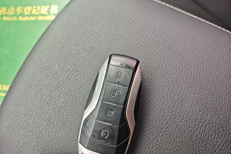 Used BYD Tang 2018 2.0T Automatic SmartConnect Luxury 7-Seater China V Emission Standard Interior 1