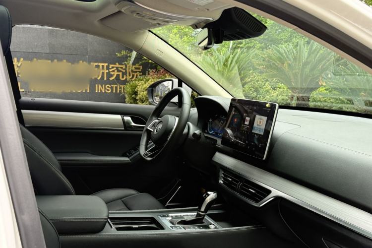 Used BYD Tang 2018 2.0T Automatic SmartConnect Prestige 7-Seater China V Standard Interior 11