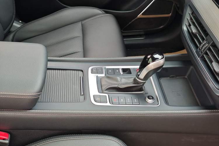 Used BYD Tang 2018 2.0T Automatic Smart Connect Prestige 7-Seater China V Standard Interior 12