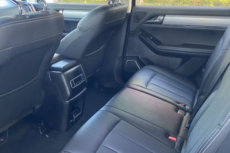 Used BYD Tang 2018 2.0T Automatic Smart Connect Prestige 7-Seater China V Standard Interior 2