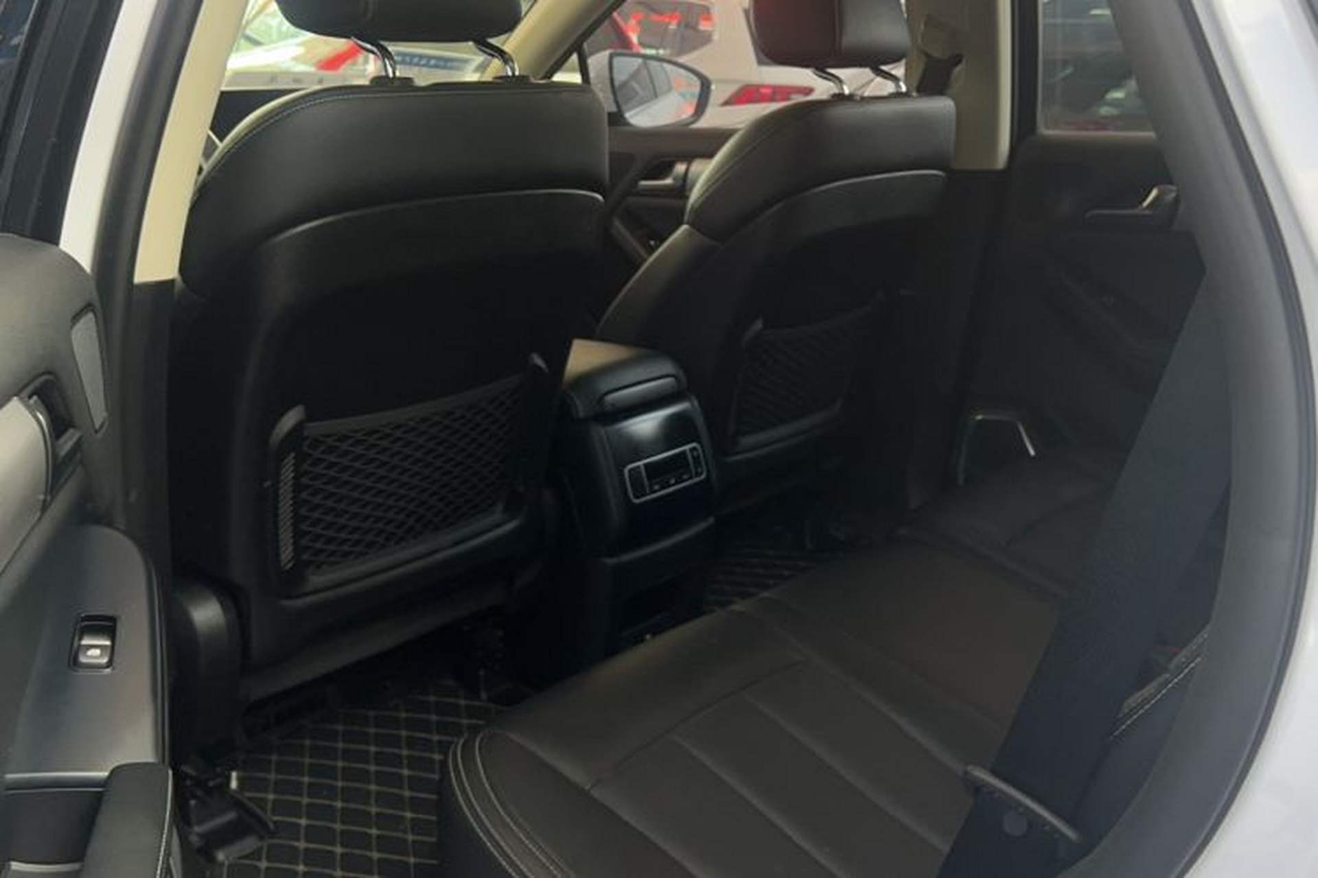 Used BYD Tang 2018 2.0T Automatic SmartConnect Prestige 7-Seater China V Standard Interior 2