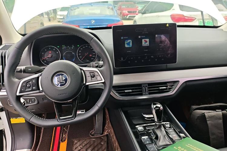 Used BYD Tang 2018 2.0T Automatic SmartConnect Luxury 7-Seater China V Emission Standard Interior 2