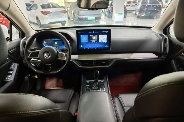 Used BYD Tang 2018 2.0T Automatic SmartConnect Prestige 7-Seater China V Standard Interior 2