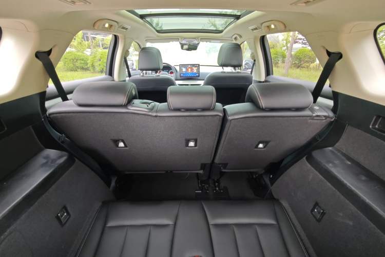 Used BYD Tang 2018 2.0T Automatic Smart Connect Prestige 7-Seater China V Standard Interior 3