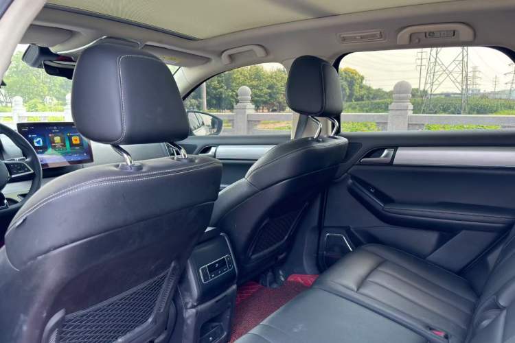 Used BYD Tang 2018 2.0T Automatic SmartConnect Prestige 7-Seater China V Standard Interior 3
