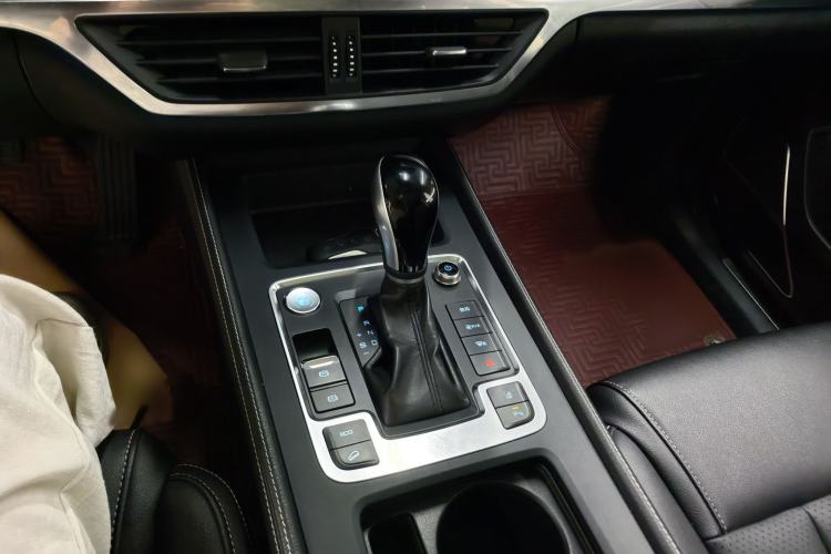 Used BYD Tang 2018 2.0T Automatic SmartConnect Prestige 7-Seater China V Standard Interior 3