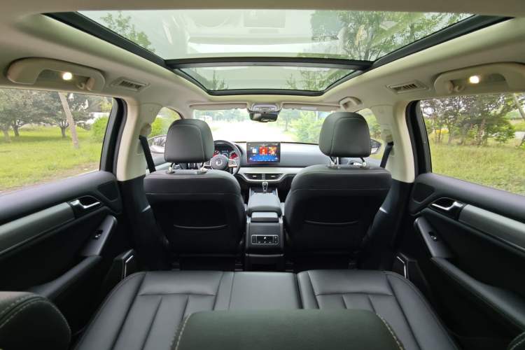 Used BYD Tang 2018 2.0T Automatic Smart Connect Prestige 7-Seater China V Standard Interior 4