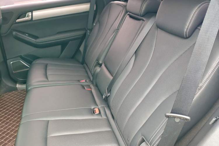Used BYD Tang 2018 2.0T Automatic SmartConnect Luxury 7-Seater China V Emission Standard Interior 4