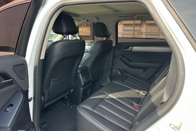 Used BYD Tang 2018 2.0T Automatic Smart Connect Prestige 7-Seater China V Standard Interior 4