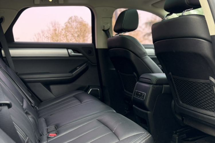 Used BYD Tang 2018 2.0T Automatic SmartConnect Prestige 7-Seater China V Standard Interior 6