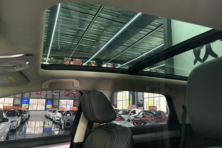 Used BYD Tang 2018 2.0T Automatic SmartConnect Prestige 5-Seater Emission Standard China V Interior 6