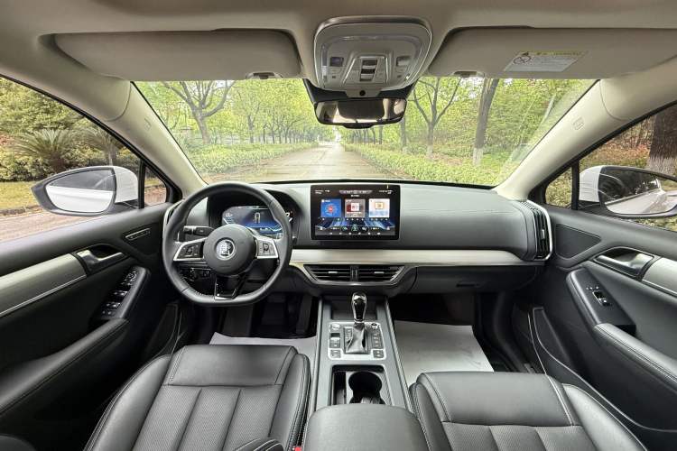 Used BYD Tang 2018 2.0T Automatic SmartConnect Prestige 7-Seater China V Standard Interior 6
