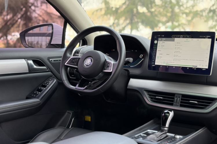 Used BYD Tang 2018 2.0T Automatic SmartConnect Prestige 7-Seater China V Standard Interior 7