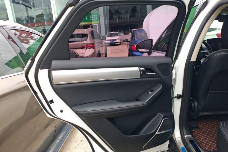 Used BYD Tang 2018 2.0T Automatic SmartConnect Luxury 7-Seater China V Emission Standard Interior 8