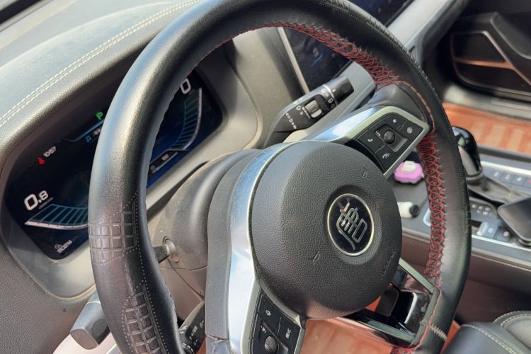 Used BYD Tang 2018 2.0T Automatic SmartConnect Prestige 7-Seater China V Standard Interior 9