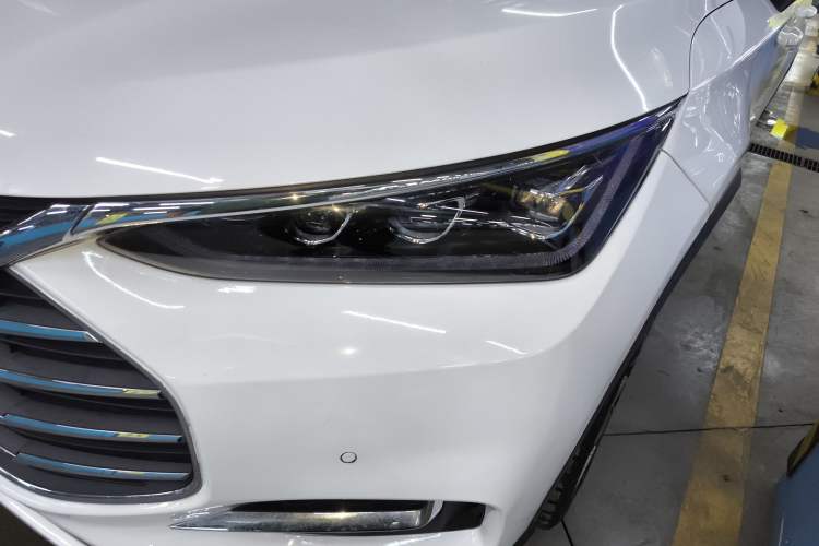 Used BYD Tang 2018 2.0T Automatic SmartConnect Prestige 5-Seater Emission Standard China V Left Front Headlight