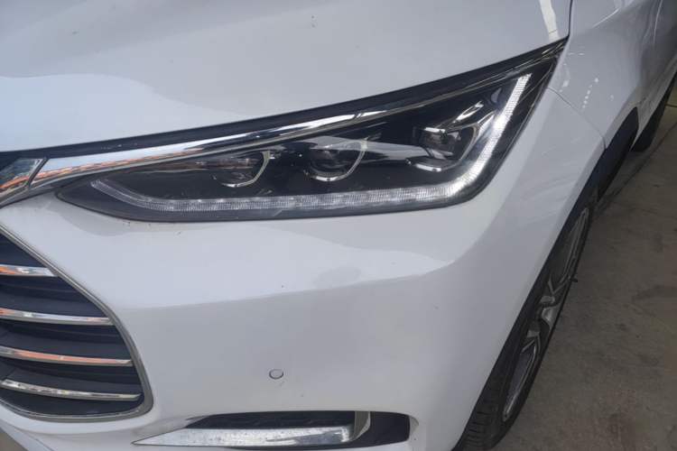 Used BYD Tang 2018 2.0T Automatic Smart Connect Prestige 7-Seater China V Standard Left Front Headlight
